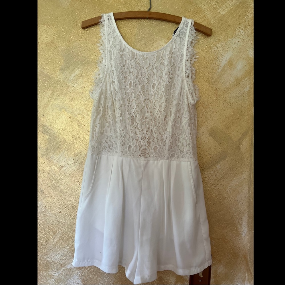 Foreign Exchange White Lace Onesie | size Large